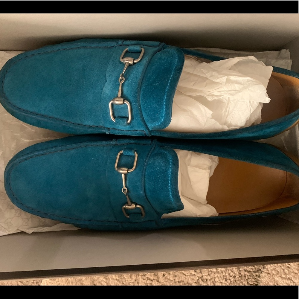 Men’s turquoise suede GUCCI loafers! Size 10